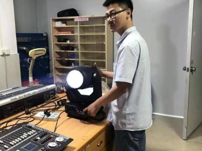 摇头灯控制器摇头编程摇头灯结构工程师